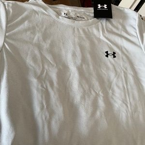 Under Armor women’s tee